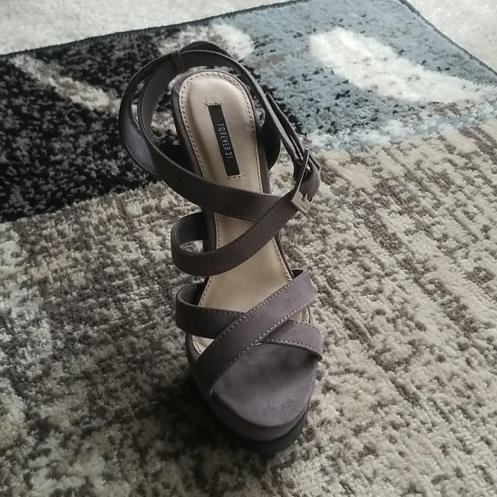 Shoes - Picture 2 of 3